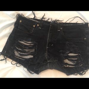 New with tags one of a kind LEVIs cutoff shorts LF